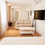 Rudolfo 4* リヴィウ